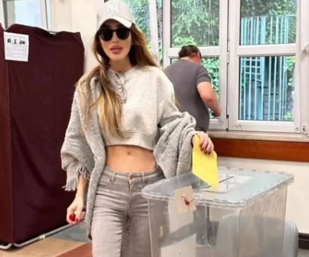 Sezen Aksu mührü elinde unuttu, Serenay Sarıkaya tarzıyla dikkat çekti 8