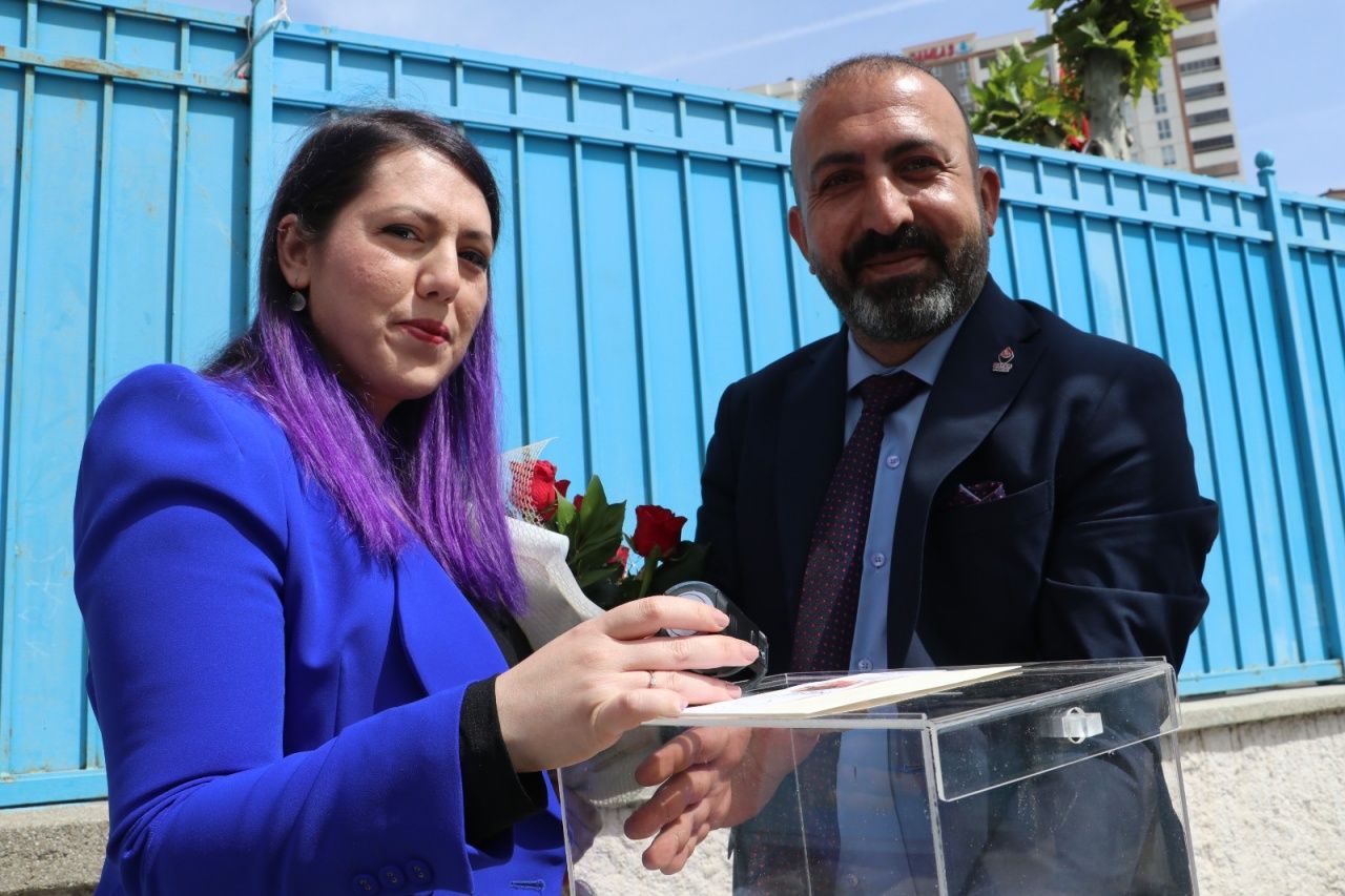 Sandık başında özel oy pusulası ile evlilik teklifi 4