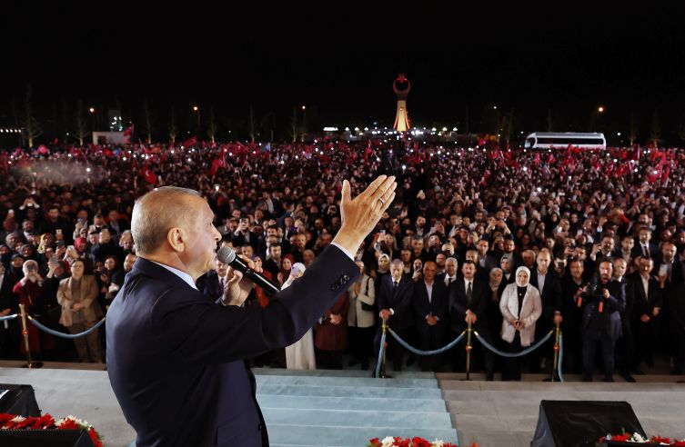 Türkiye seçimini yaptı! Ünlülerden Cumhurbaşkanı Erdoğan'a tebrik mesajları 2