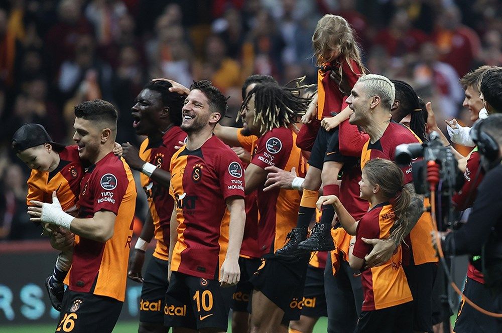 Galatasaray'da şampiyonluk kutlamasına "Fenerbahçe" ayarı! 1