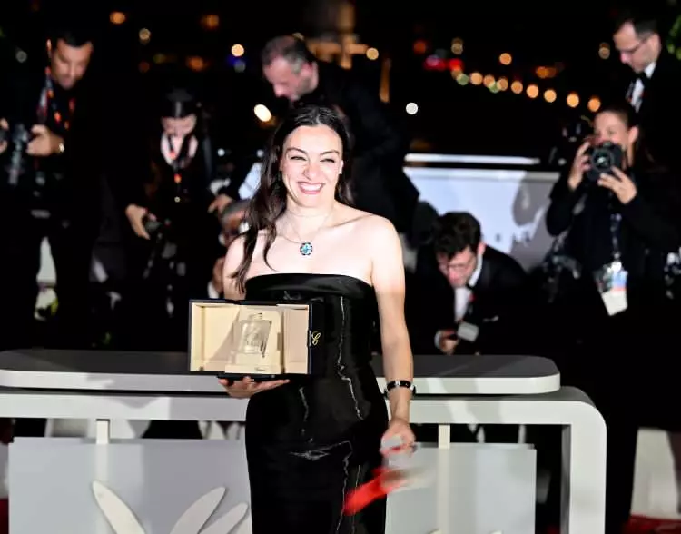 Merve Dizdar'a sanat camiasından büyük tepki! 7