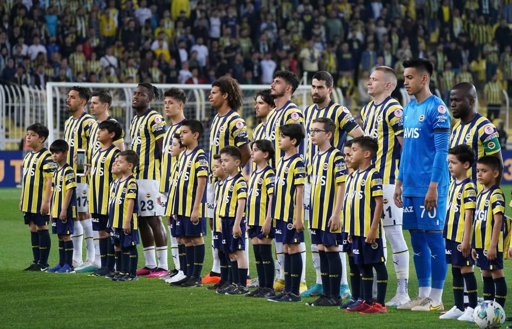 Fenerbahçe'de sevindiren ayrılık! Sosyal medyadan açıklandı 8