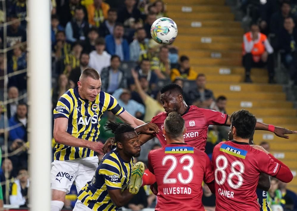 Fenerbahçe'de sevindiren ayrılık! Sosyal medyadan açıklandı 9