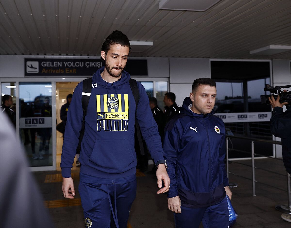 Fenerbahçe'de sevindiren ayrılık! Sosyal medyadan açıklandı 11