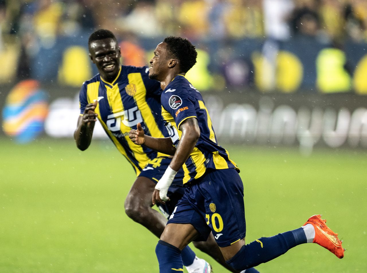 Galatasaray'ın şampiyonluk maçının öne çıkan anları 2