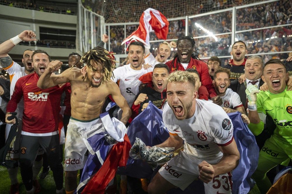 Ankara sarı-kırmızı! İşte Galatasaraylı futbolcuların şampiyonluk sevinci... 27