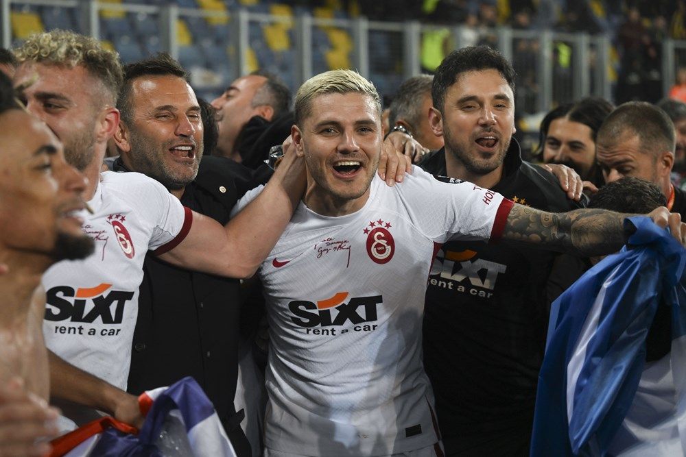 Ankara sarı-kırmızı! İşte Galatasaraylı futbolcuların şampiyonluk sevinci... 4