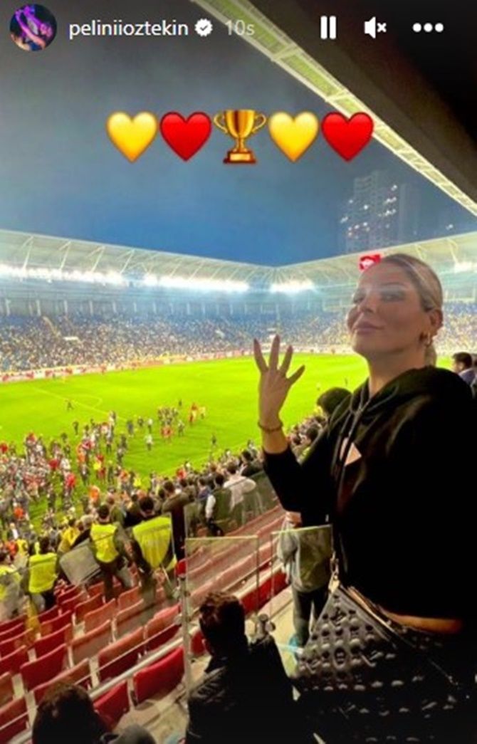 Galatasaraylı ünlüler şampiyonluğu böyle kutladı! 8