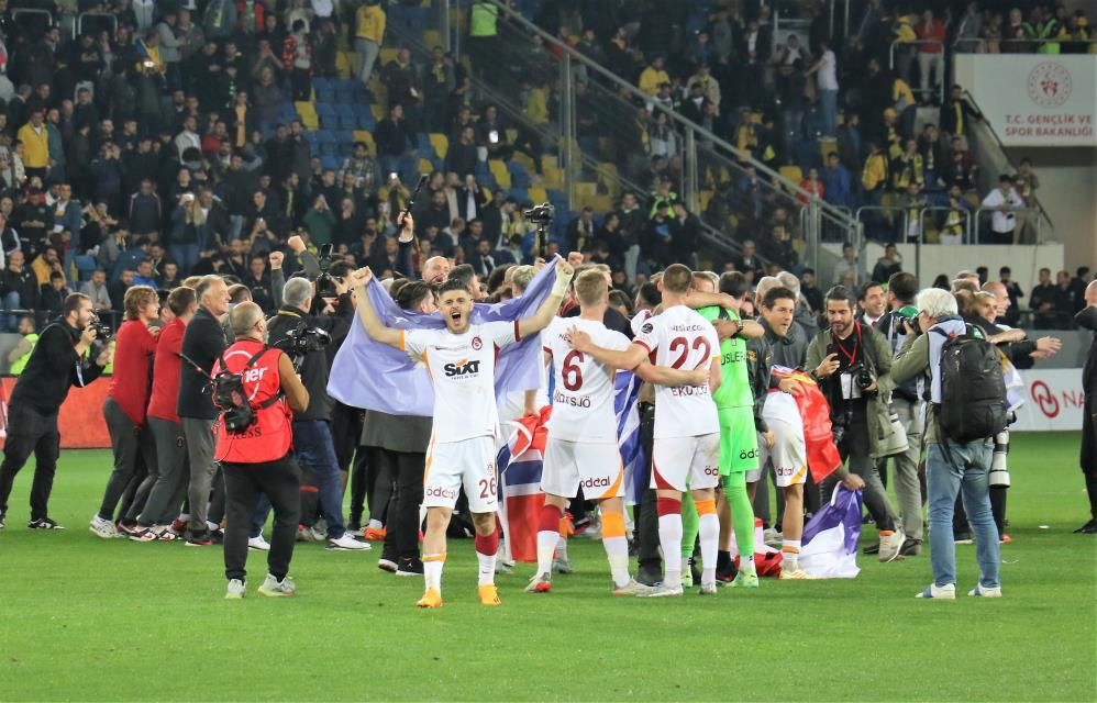 Şampiyon Galatasaray'da ilk transfer bombası! Yeni forvet geliyor... 2