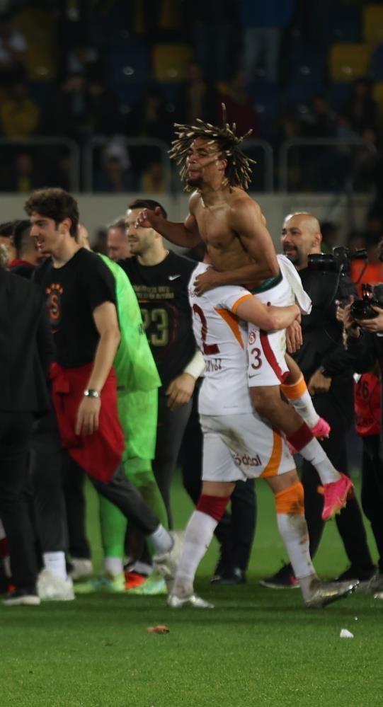Şampiyon Galatasaray'da ilk transfer bombası! Yeni forvet geliyor... 4