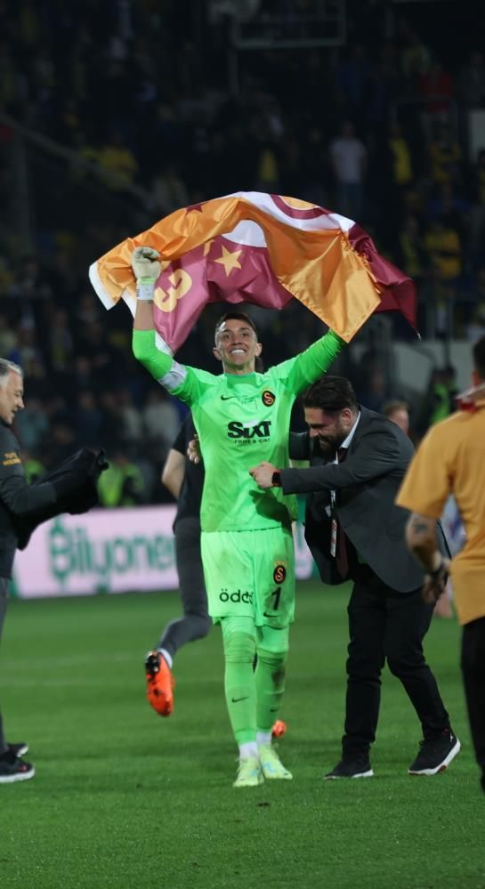 Şampiyon Galatasaray'da ilk transfer bombası! Yeni forvet geliyor... 5