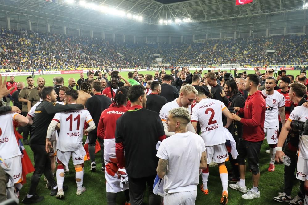 Şampiyon Galatasaray'da ilk transfer bombası! Yeni forvet geliyor... 6