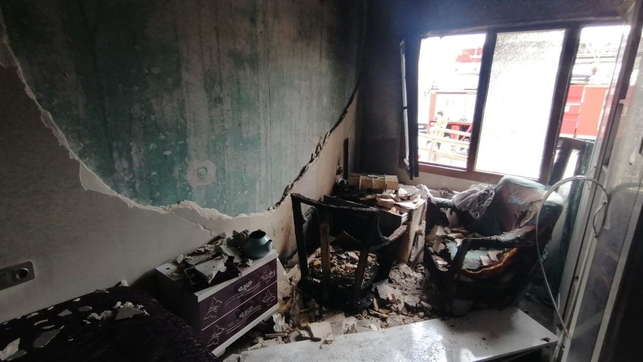 Şarjda bırakılan telefon bomba gibi patladı! Apartman yok oluyordu... 1