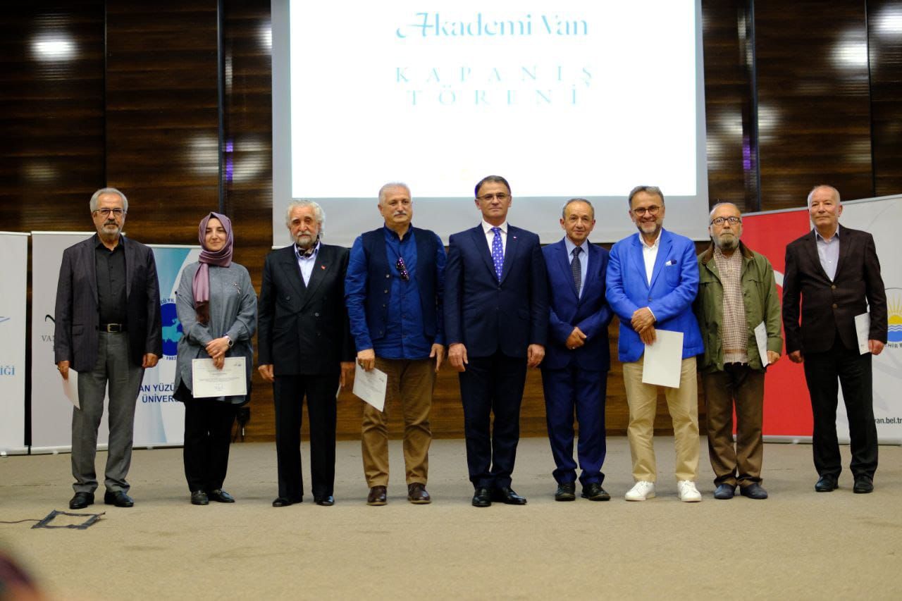 Akademi Van, 400 yetenekli gencin kalemine dokundu 3