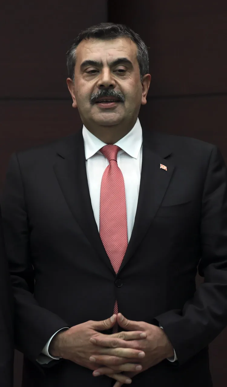 Türkiye Yüzyılı başladı! İşte yeni kabine üyelerinden ilk mesajlar... 13