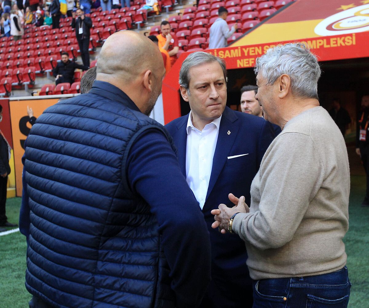 Galatasaray- Fenerbahçe maçı öncesi yönetimden Lucescu hamlesi 4