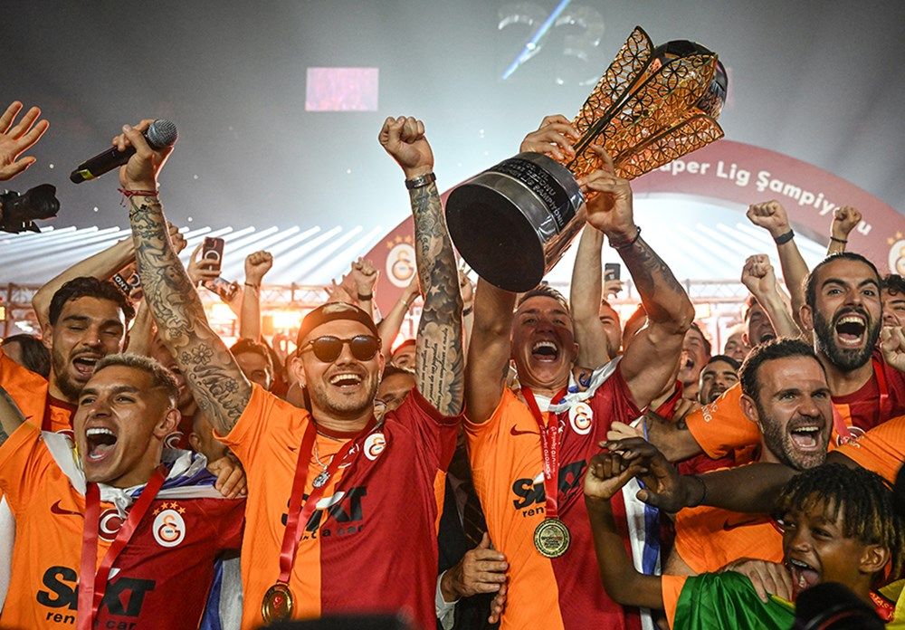 Şampiyon Galatasaray kupasına kavuştu! 5