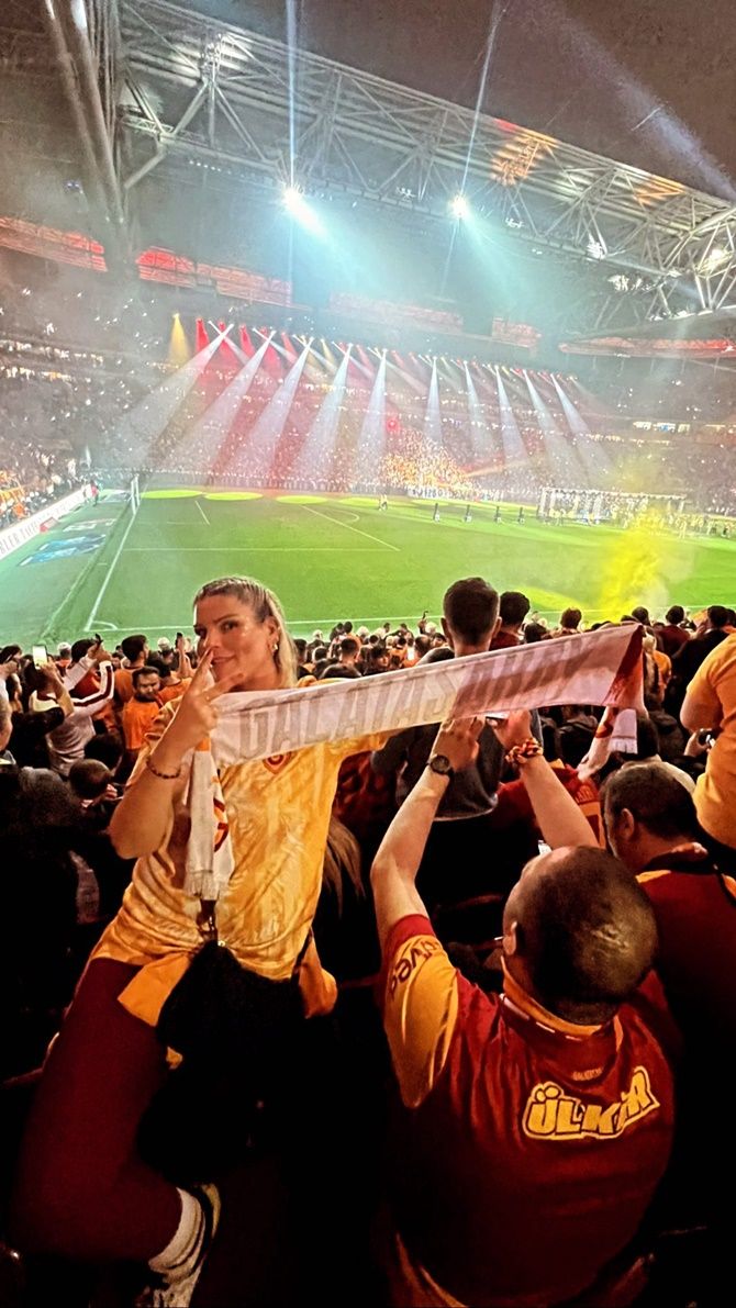 Galatasaraylı ünlülerin şampiyonluk coşkusu! Zaferi böyle kutladılar 5