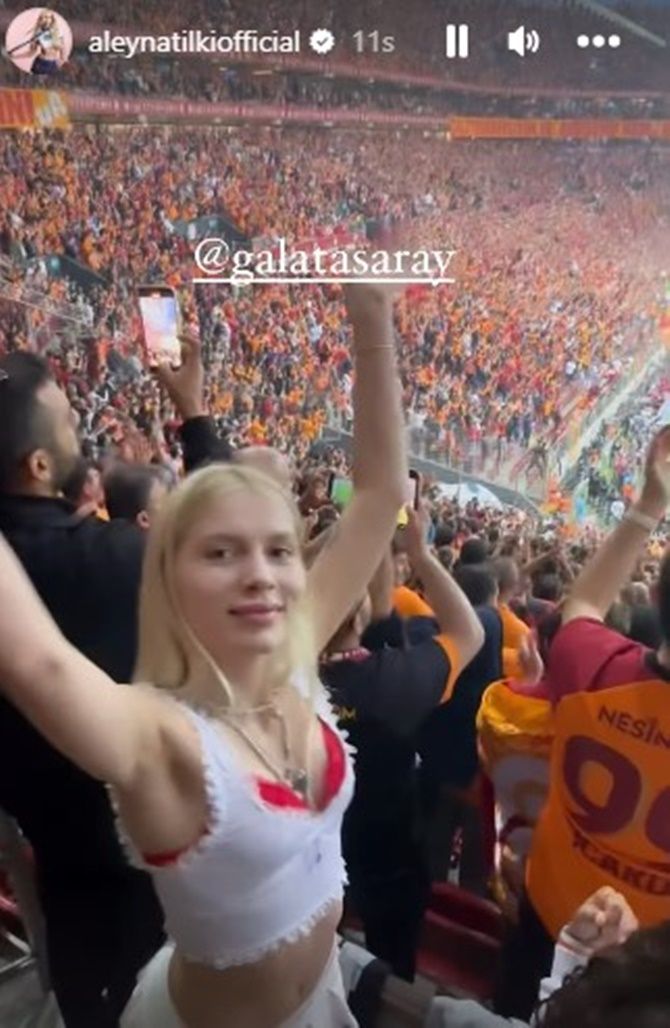 Galatasaraylı ünlülerin şampiyonluk coşkusu! Zaferi böyle kutladılar 6