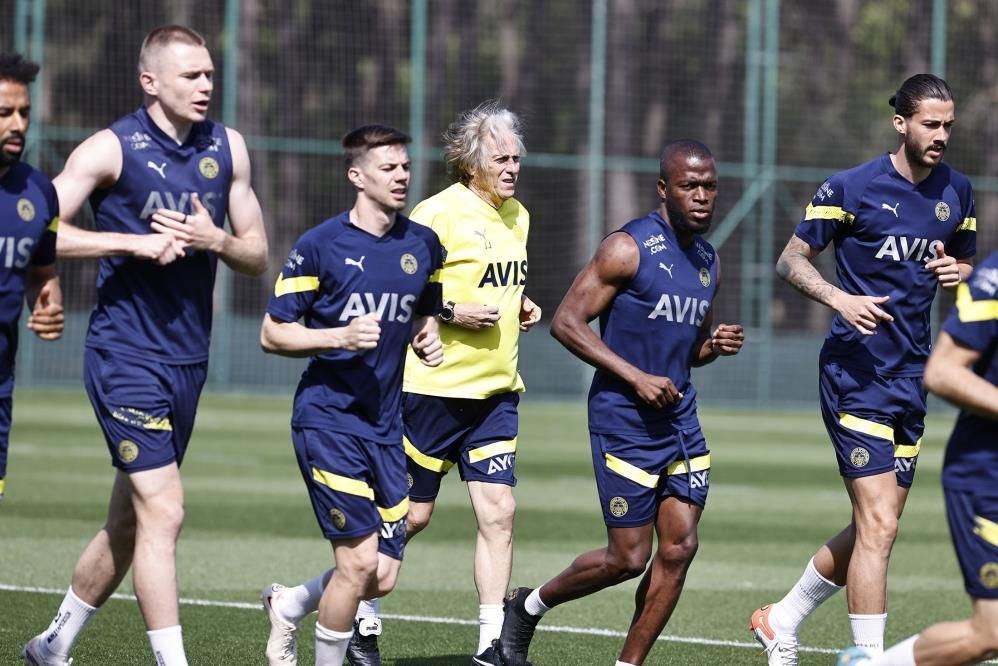 Fenerbahçe aradığı teknik direktörü Süper Lig'den buldu 1