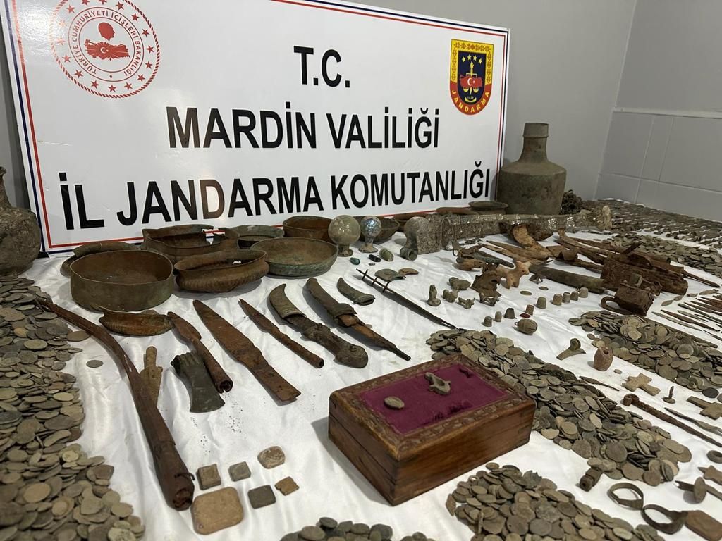 Jandarmayı şoke eden manzara! O evden tam 22 bin tarihi eser çıktı... 4
