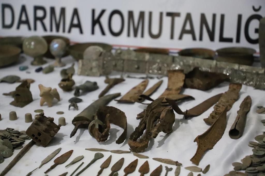 Jandarmayı şoke eden manzara! O evden tam 22 bin tarihi eser çıktı... 3