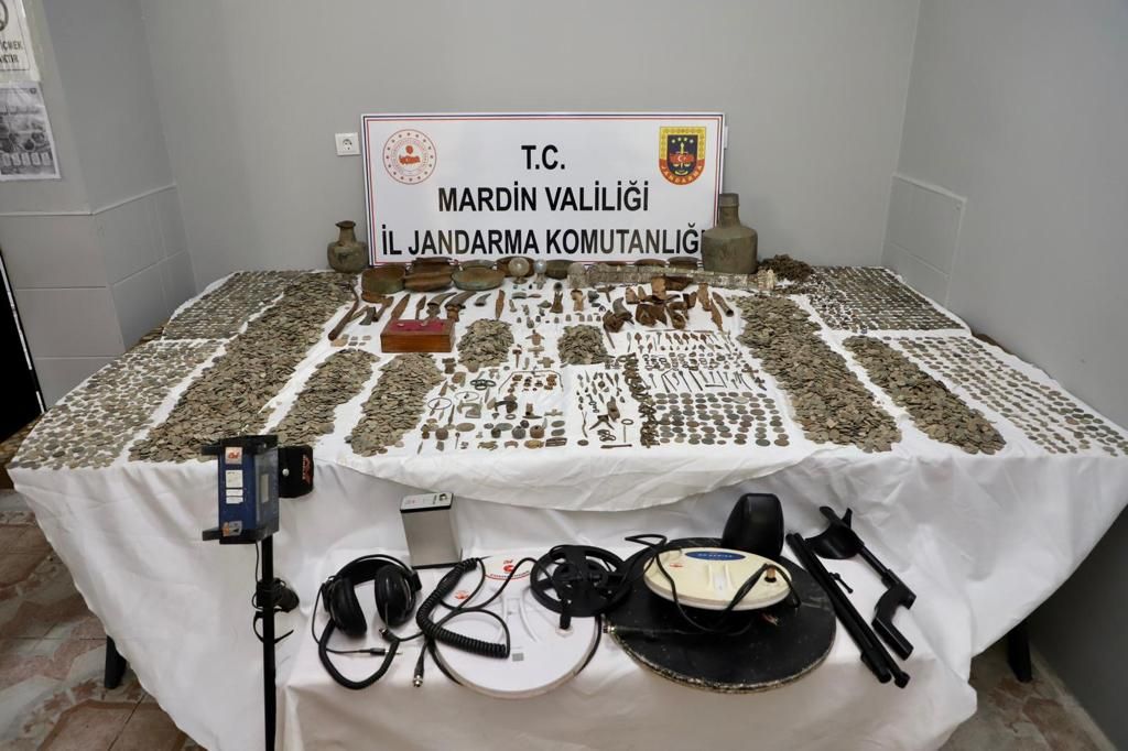 Jandarmayı şoke eden manzara! O evden tam 22 bin tarihi eser çıktı... 5