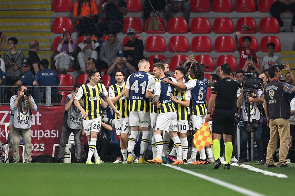 Fenerbahçe'nin yeni sezon forması görücüye çıktı! 5