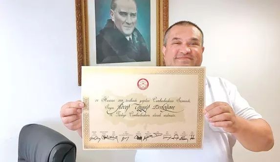 Cumhurbaşkanı Erdoğan'ın mazbatasındaki imzanın sırrı! "Gönülden 21 yıldır yazıyorum" 4