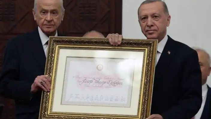 Cumhurbaşkanı Erdoğan'ın mazbatasındaki imzanın sırrı! "Gönülden 21 yıldır yazıyorum" 2