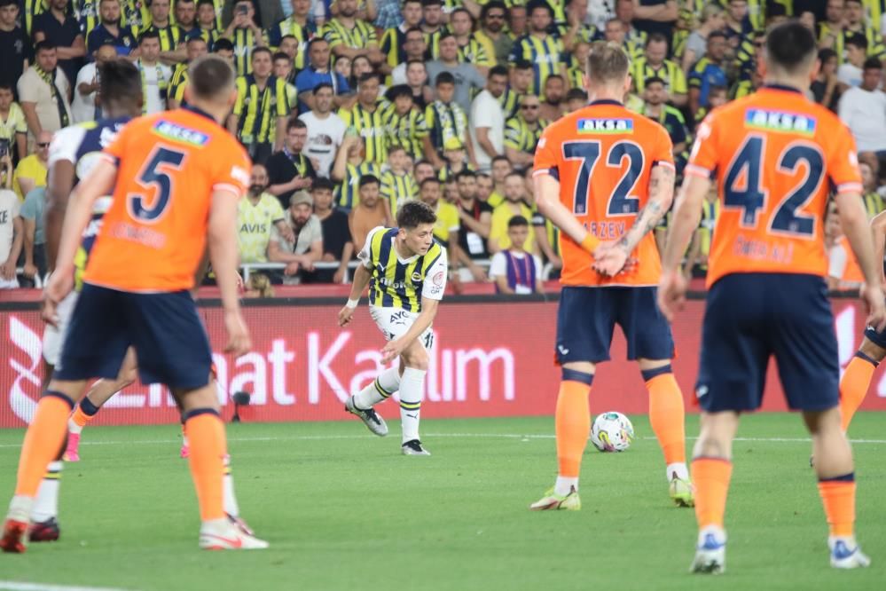 Jorge Jesus ayrılığını açıkladıktan sonra yeni forvet geliyor 5