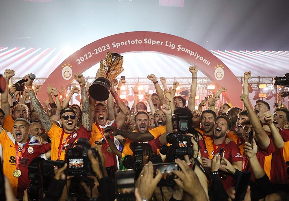 Dört büyüklerde listede! Onlar dünyanın en değerli futbol kulüpleri! İşte zirvenin sahibi... 22