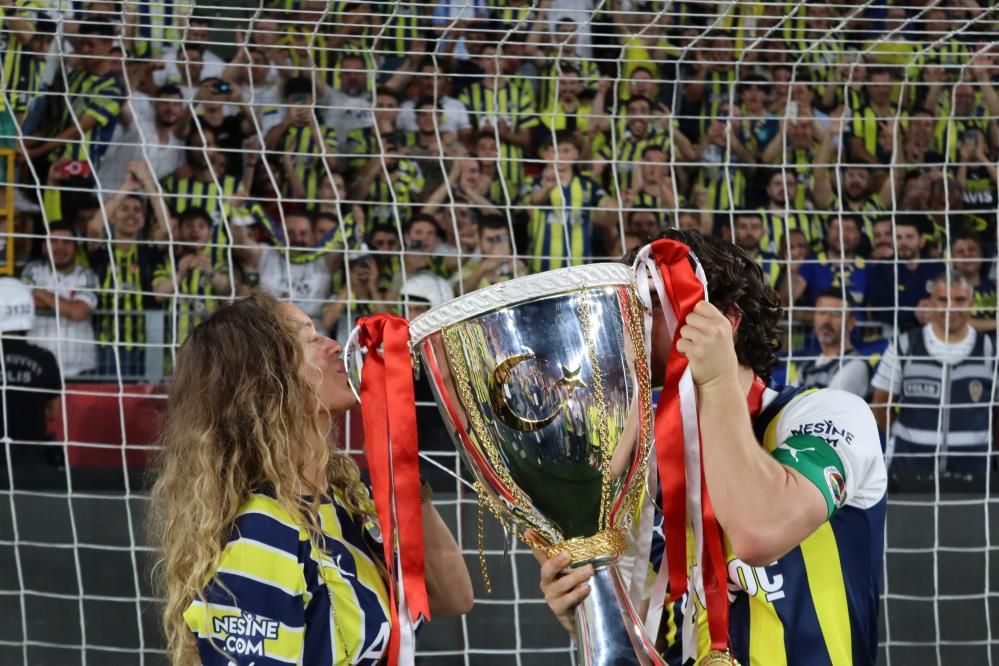 Galatasaray'ı şampiyon yapmıştı! Şimdi Fenerbahçe'ye imza atıyor 13