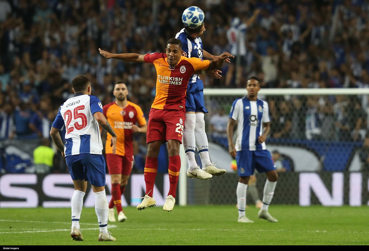 Galatasaray'ı şampiyon yapmıştı! Şimdi Fenerbahçe'ye imza atıyor 24