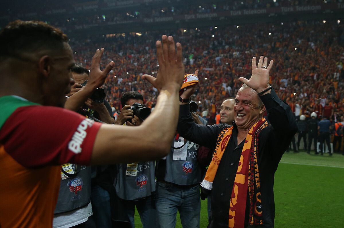 Galatasaray'ı şampiyon yapmıştı! Şimdi Fenerbahçe'ye imza atıyor 25