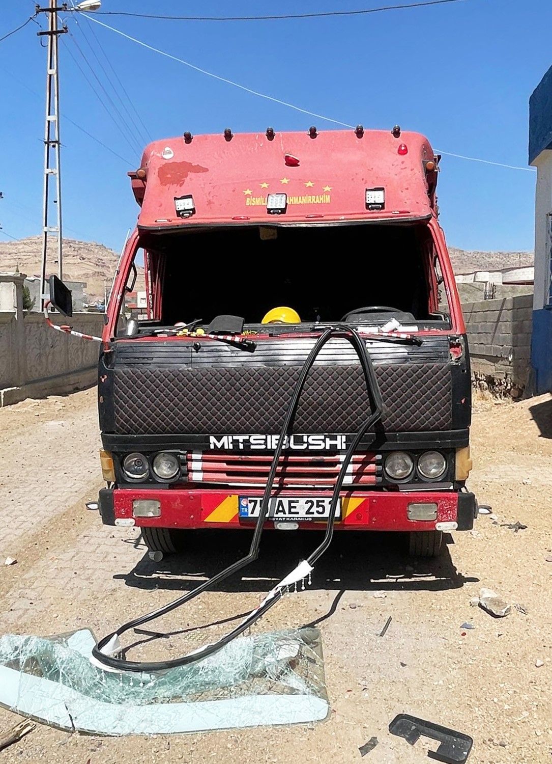 Şırnak ve Mardin'de kaçak elektrik kullananlar ekiplere saldırdı! 4