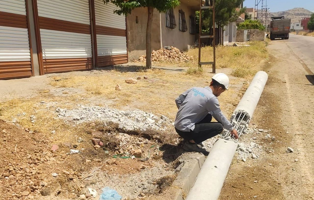 Şırnak ve Mardin'de kaçak elektrik kullananlar ekiplere saldırdı! 1
