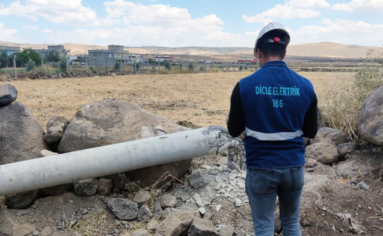 Şırnak ve Mardin'de kaçak elektrik kullananlar ekiplere saldırdı! 7