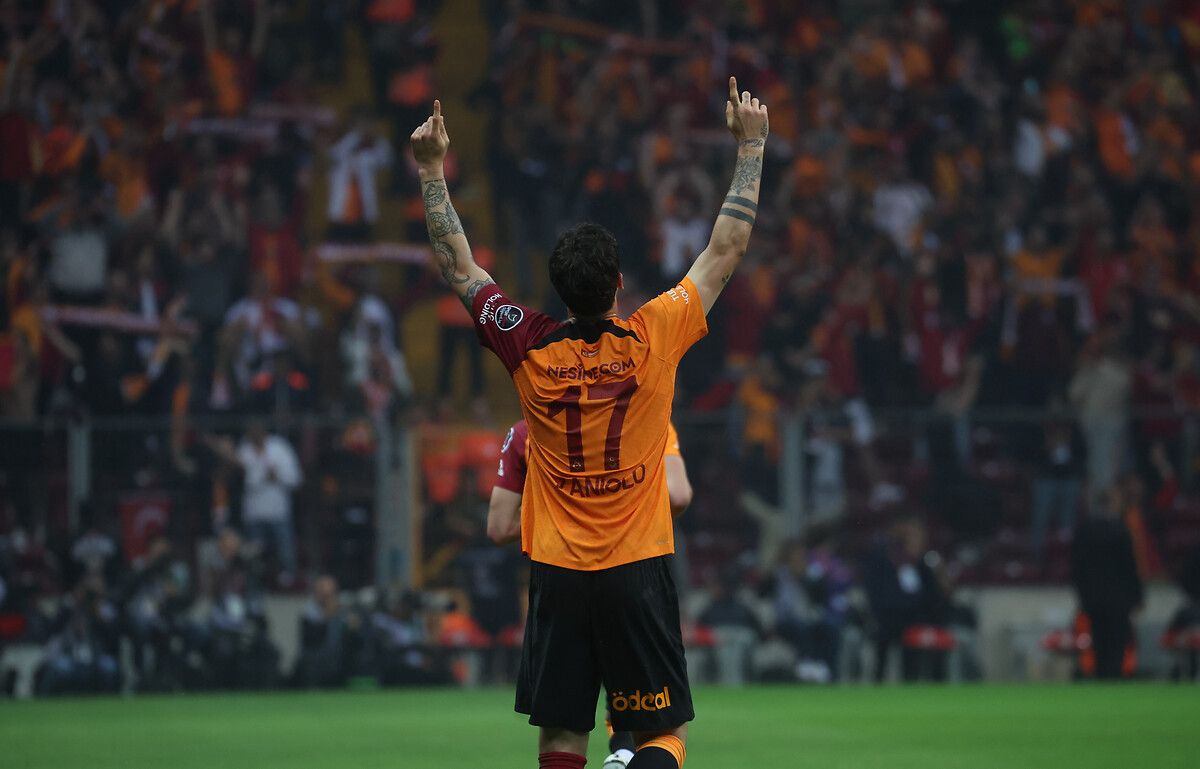 Galatasaraylı yıldız yuvadan uçuyor! Bonservis bedeli... 12