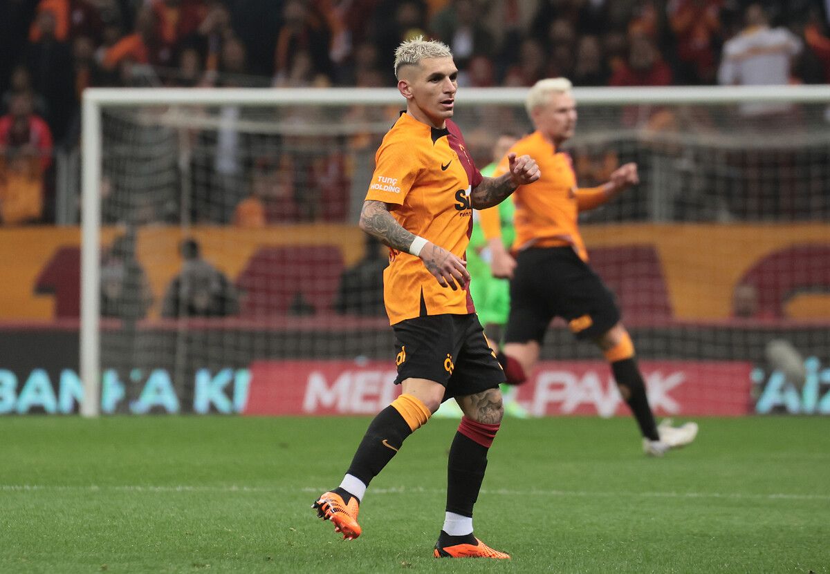 Galatasaray'ın flaş transferini duyurdular! Dünya şampiyonu... 1