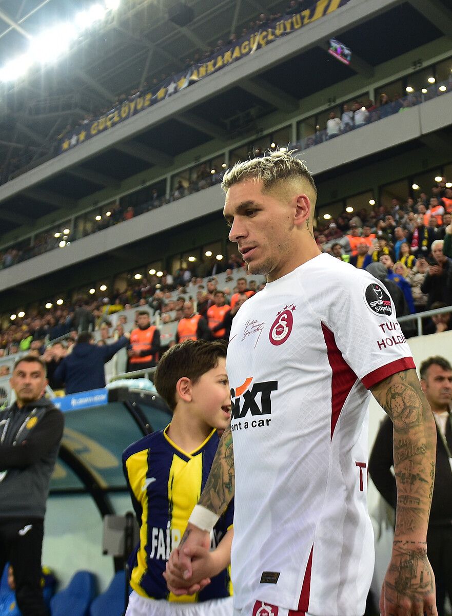 Galatasaray'ın flaş transferini duyurdular! Dünya şampiyonu... 4