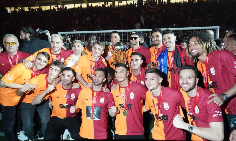 Cimbom Icardi'nin yerine eski Fenerbahçeli yıldızı transfer ediyor 5