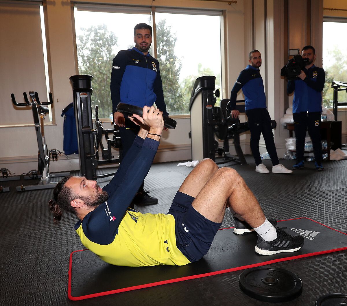 Cimbom Icardi'nin yerine eski Fenerbahçeli yıldızı transfer ediyor 17