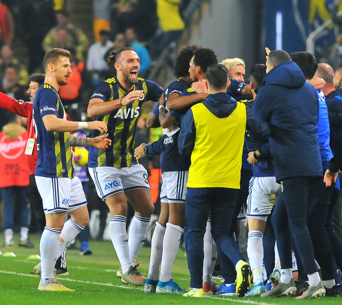 Cimbom Icardi'nin yerine eski Fenerbahçeli yıldızı transfer ediyor 18