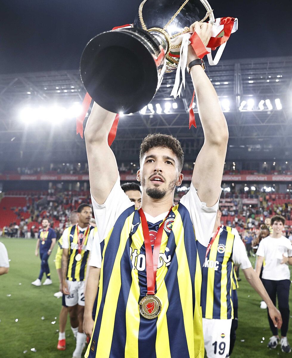 Fenerbahçe'de flaş ayrılık! Yeni takımı belli oldu... 2