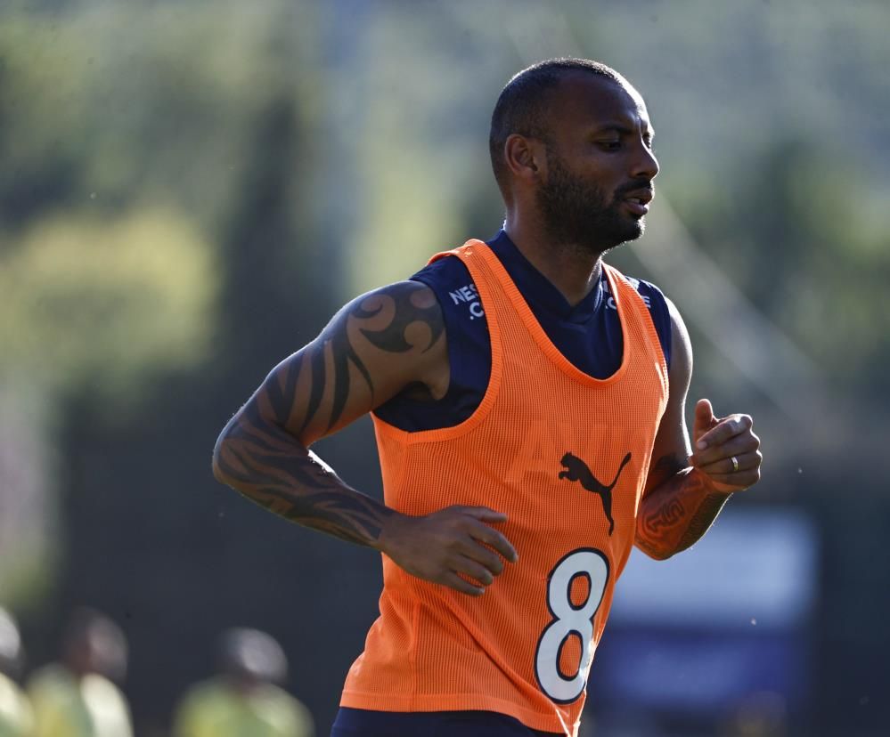 Fenerbahçe'de flaş ayrılık! Yeni takımı belli oldu... 12