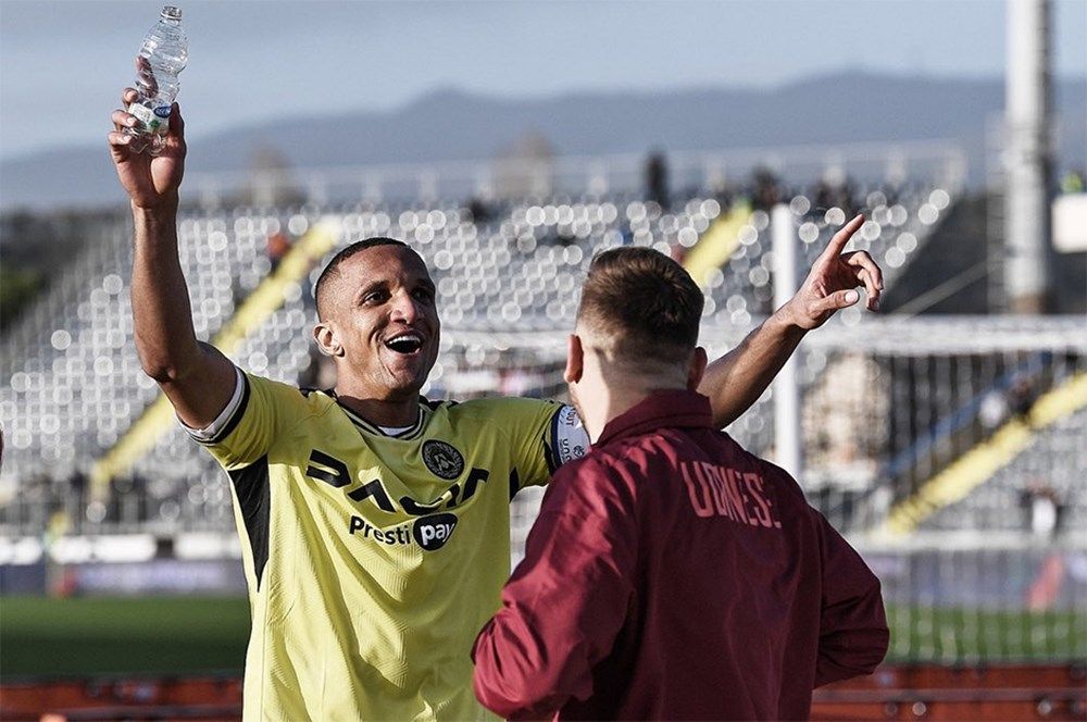 Fenerbahçe'ye kötü haber! Yıldız ismin transferi çıkmaza girdi... 8
