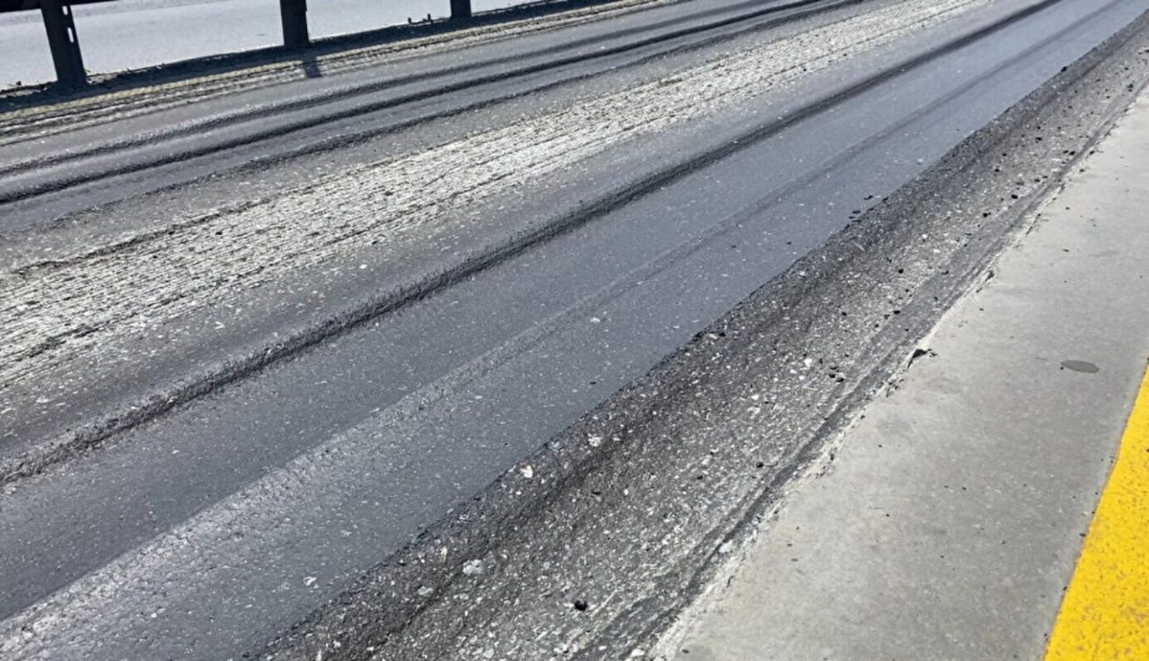 İstanbul'da metrobüs yolu eridi! O duraklar 36 saat kapalı kalacak 8
