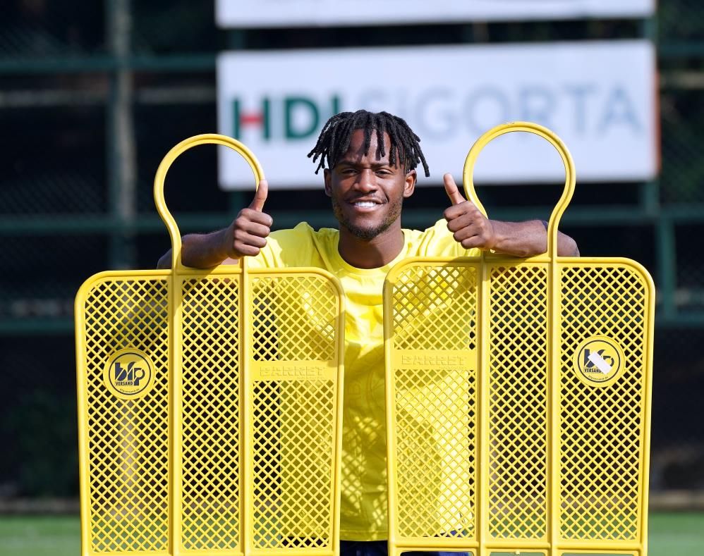 Fenerbahçe'den flaş karar! Batshuayi'nin bonservisi belli oldu 9