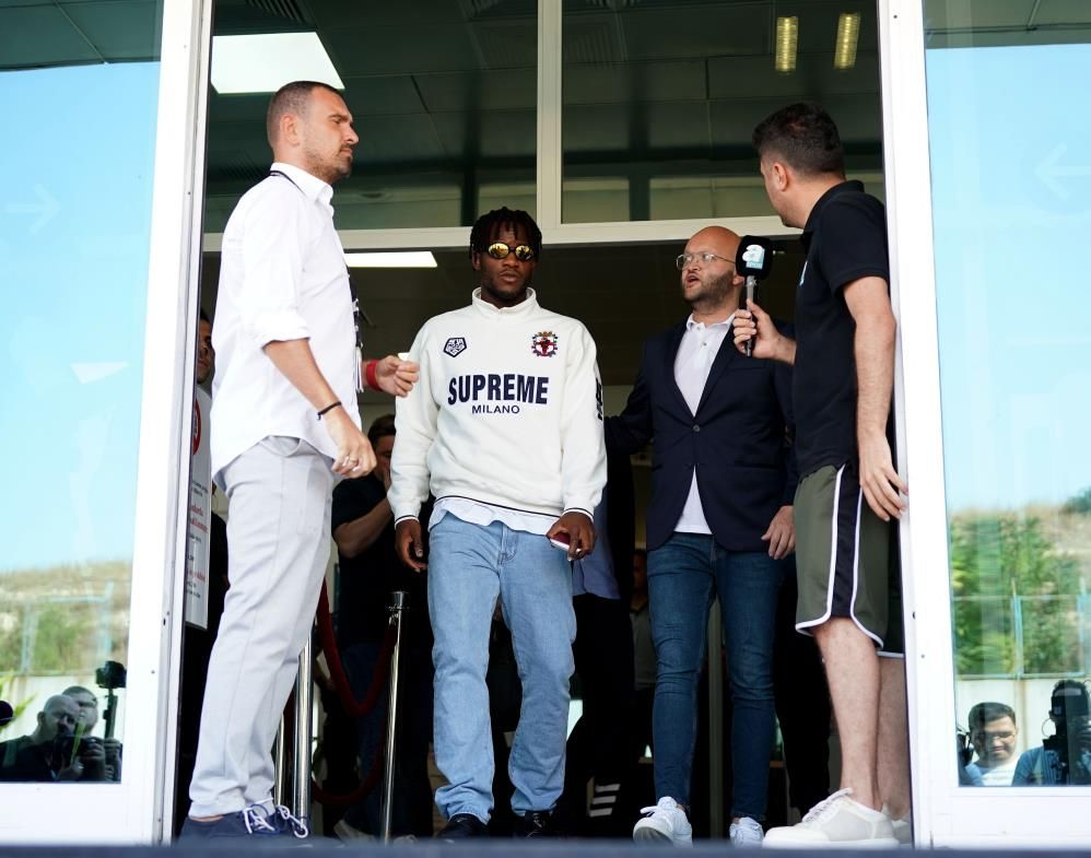 Fenerbahçe'den flaş karar! Batshuayi'nin bonservisi belli oldu 15